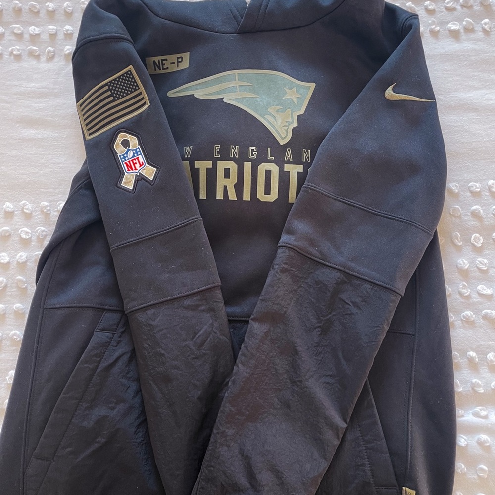 Youth New England Patriots Hoodie, Salute to Service Hoodie - Picture 1 of 3